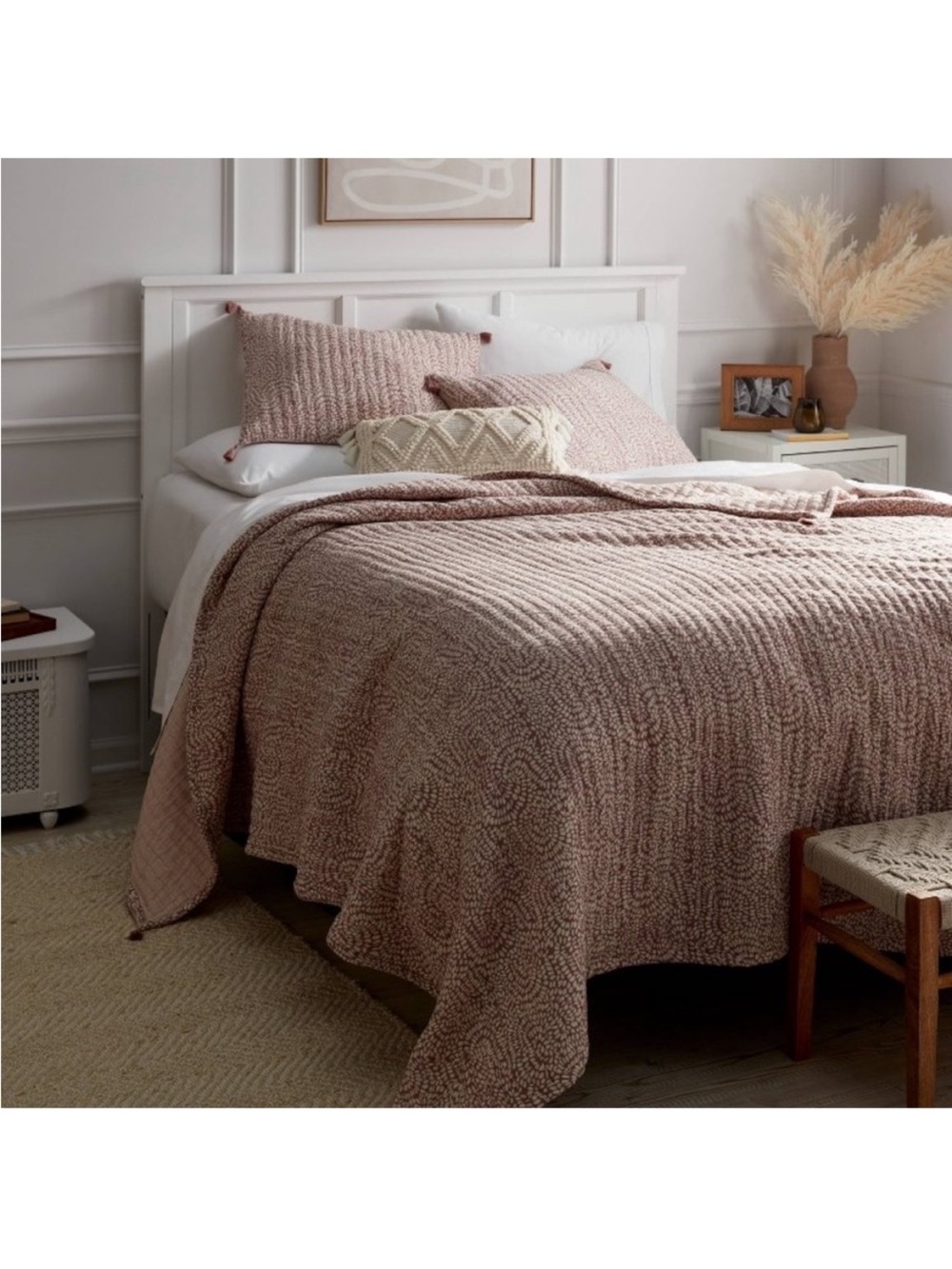 Threshold F/Q Bundle, Matelasse Swirl Reversible Quilt and ONE Standard Sham